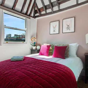 Old Street Iconic Warehouse Style 4 Bedroom 2 Bath House Prime Location , London United Kingdom
